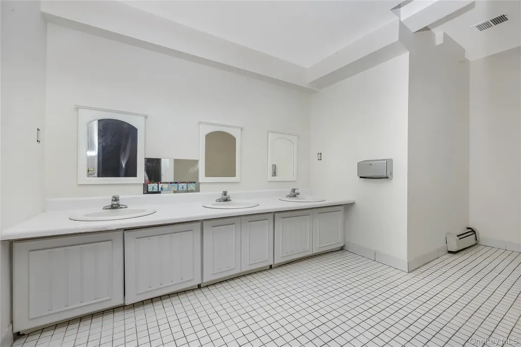 66-06 70th Street Middle Village NY 11379