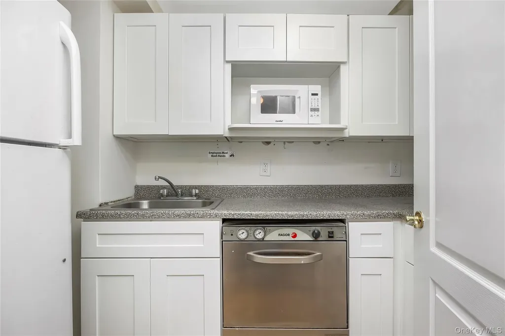 66-06 70th Street Middle Village NY 11379