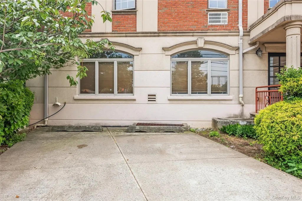 66-06 70th Street Middle Village NY 11379