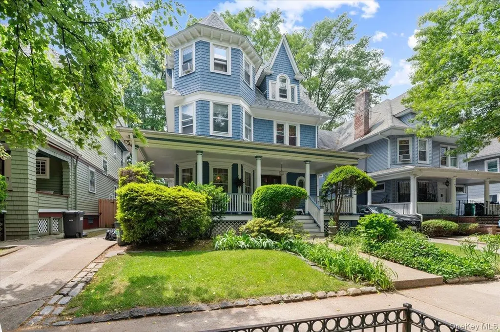 644 E 24th Street Brooklyn NY 11210