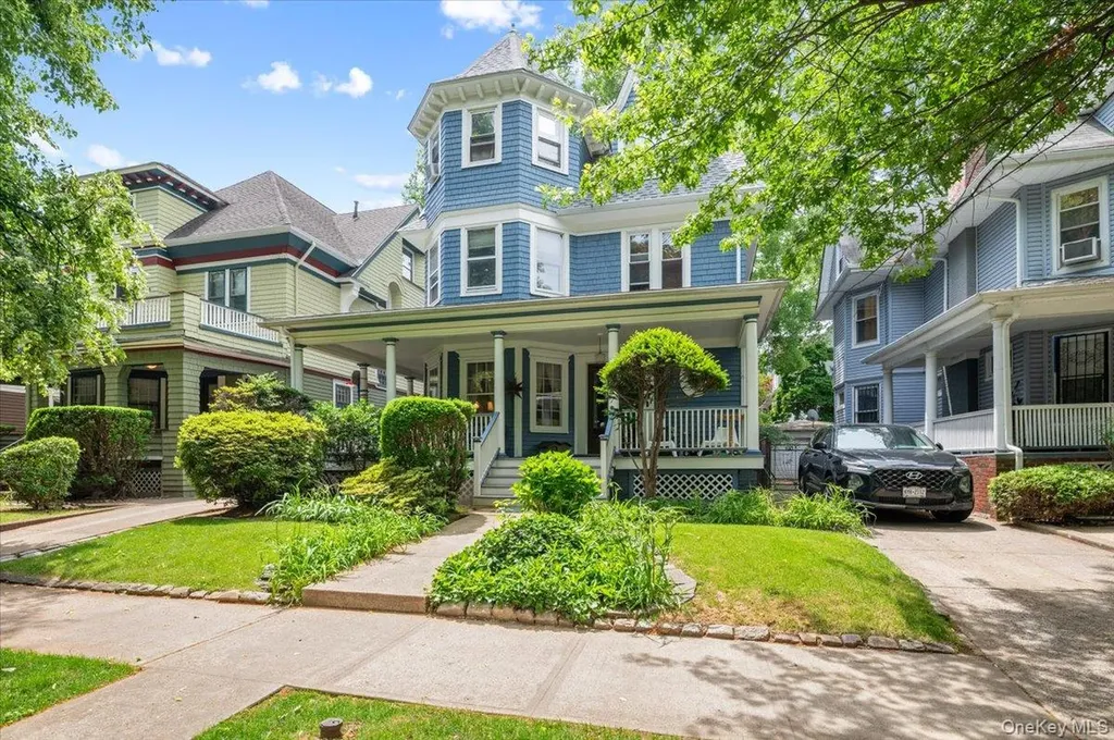 644 E 24th Street Brooklyn NY 11210