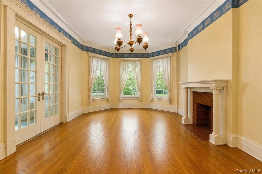 644 E 24th Street Brooklyn NY 11210
