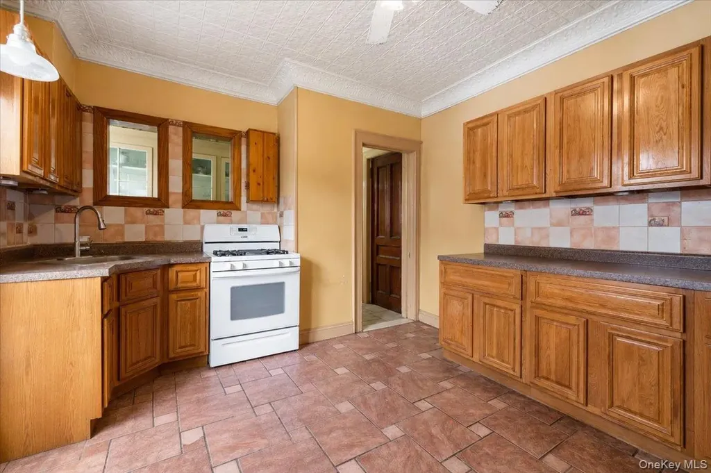 644 E 24th Street Brooklyn NY 11210