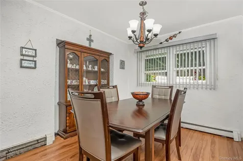 23 Scholl Drive Farmingdale NY 11735
