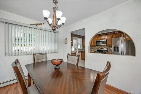 23 Scholl Drive Farmingdale NY 11735