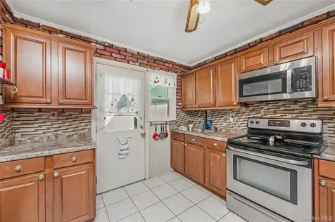 23 Scholl Drive Farmingdale NY 11735