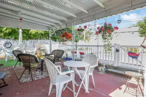 23 Scholl Drive Farmingdale NY 11735