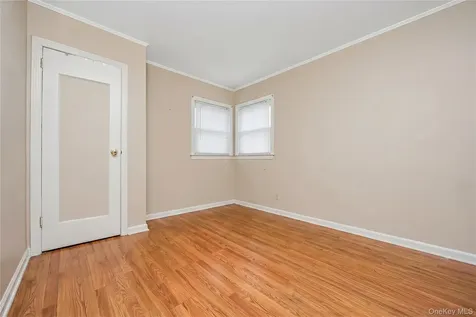 23 Scholl Drive Farmingdale NY 11735
