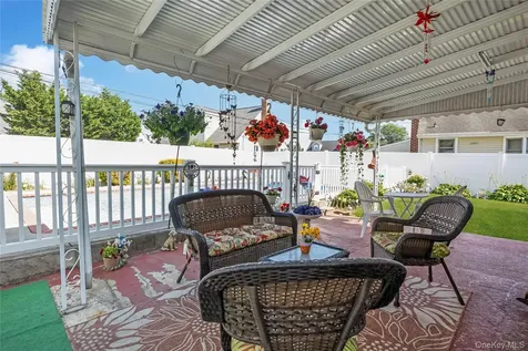 23 Scholl Drive Farmingdale NY 11735