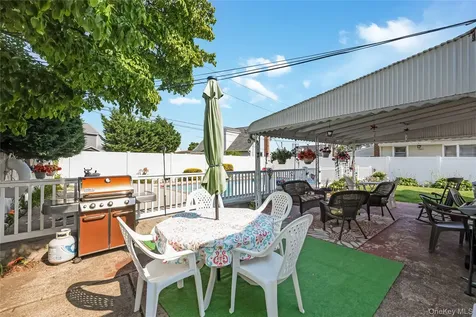 23 Scholl Drive Farmingdale NY 11735