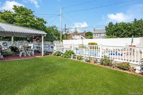 23 Scholl Drive Farmingdale NY 11735