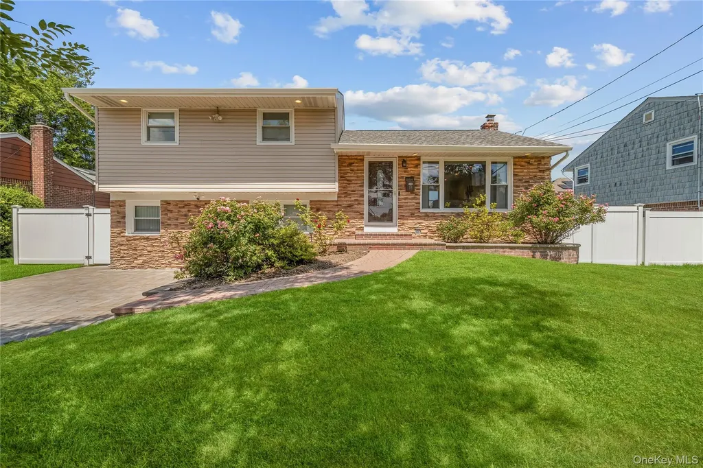 16 Cumberland Road Jericho NY 11753