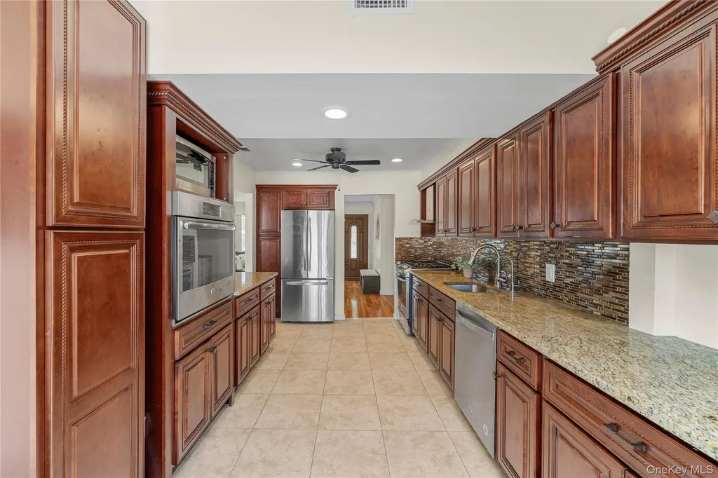 16 Cumberland Road Jericho NY 11753