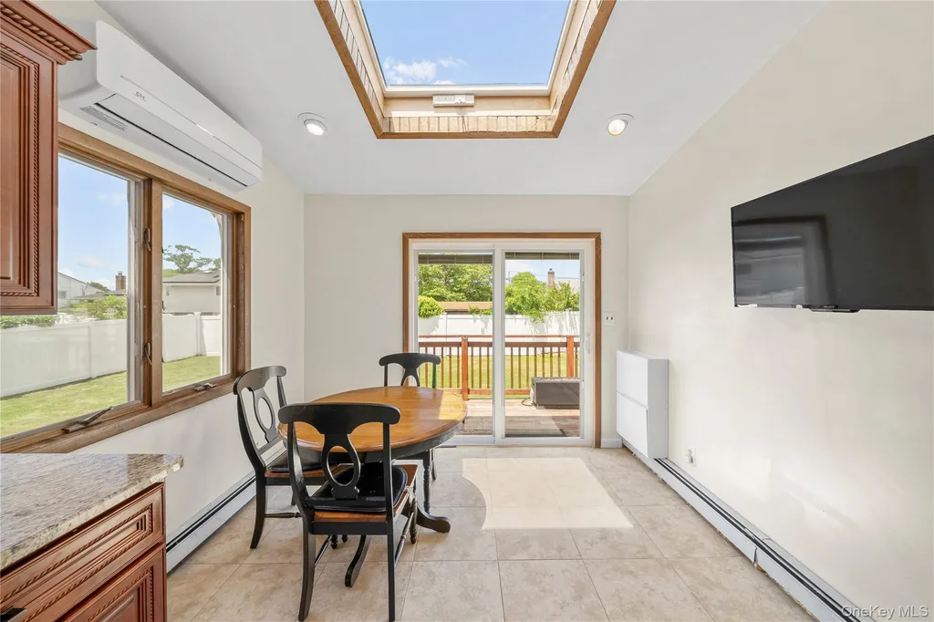 16 Cumberland Road Jericho NY 11753