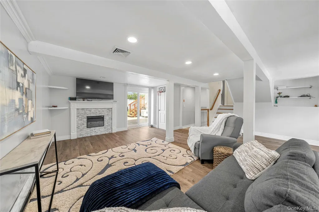 16 Cumberland Road Jericho NY 11753