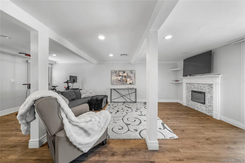 16 Cumberland Road Jericho NY 11753
