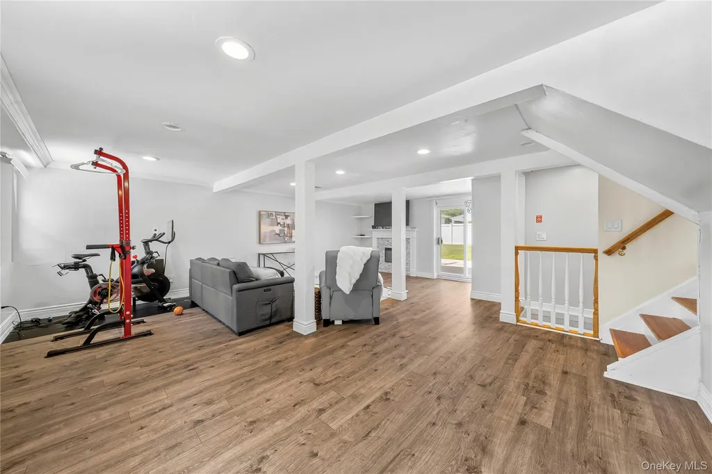 16 Cumberland Road Jericho NY 11753