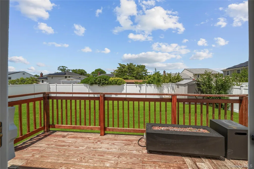16 Cumberland Road Jericho NY 11753