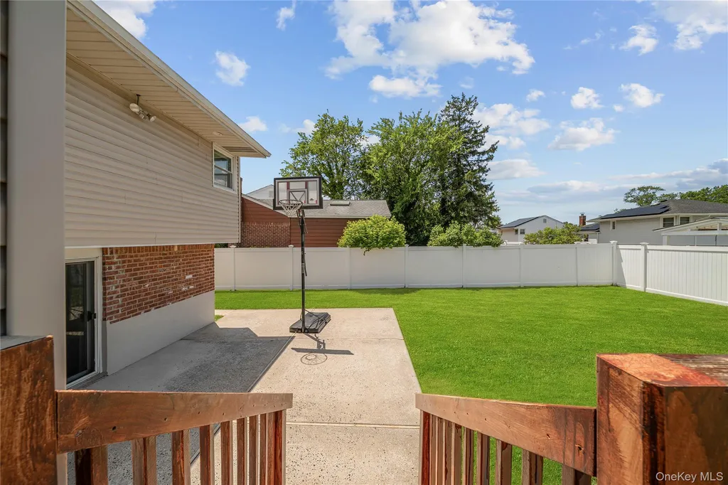 16 Cumberland Road Jericho NY 11753