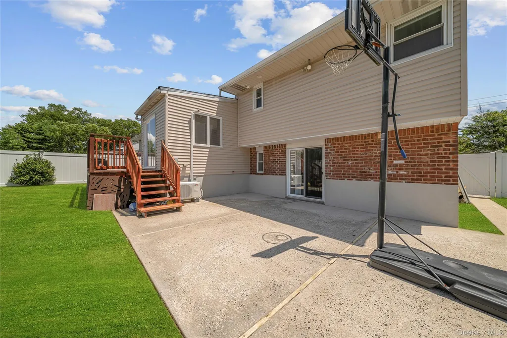 16 Cumberland Road Jericho NY 11753
