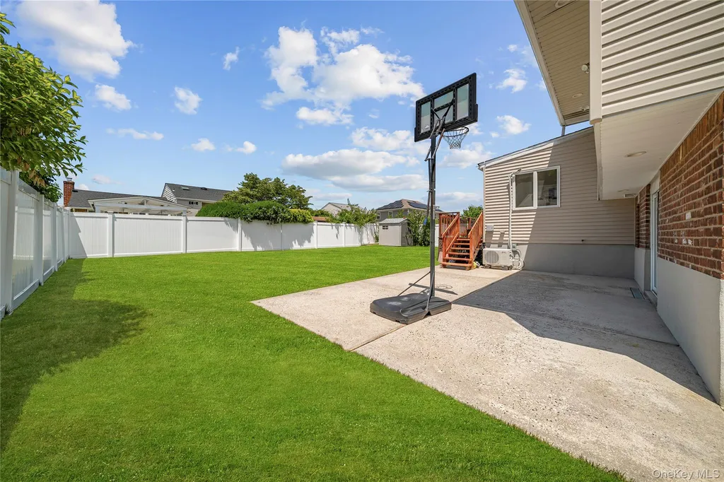 16 Cumberland Road Jericho NY 11753