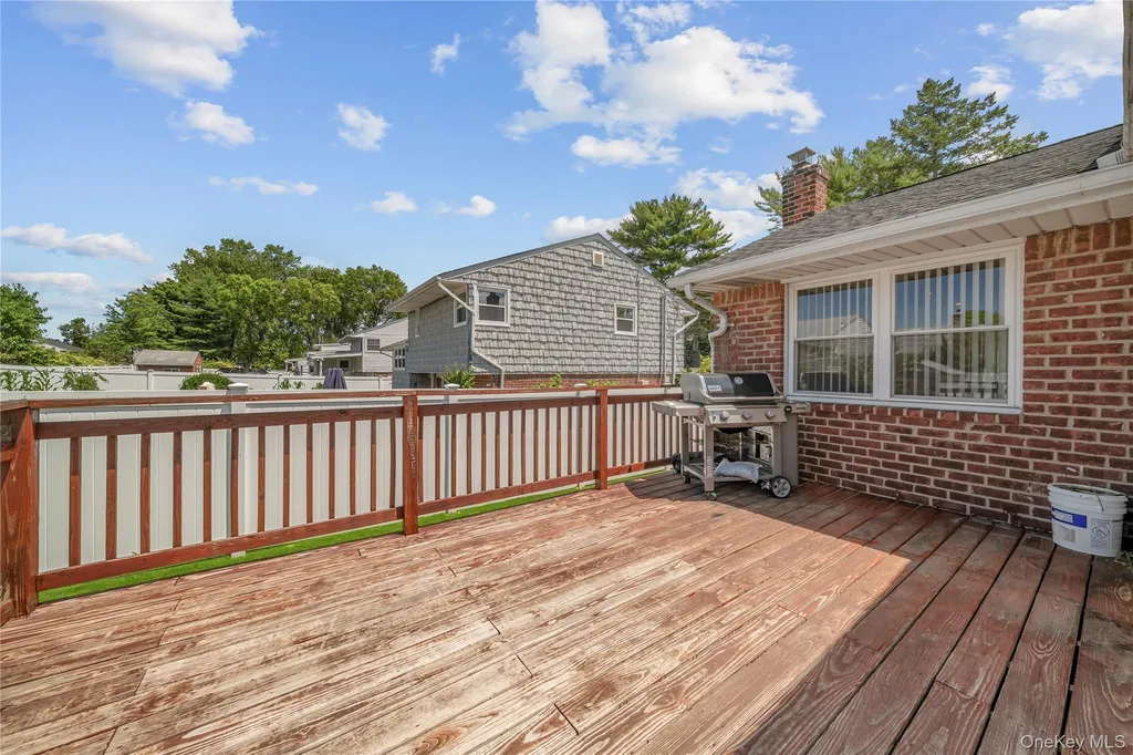 16 Cumberland Road Jericho NY 11753