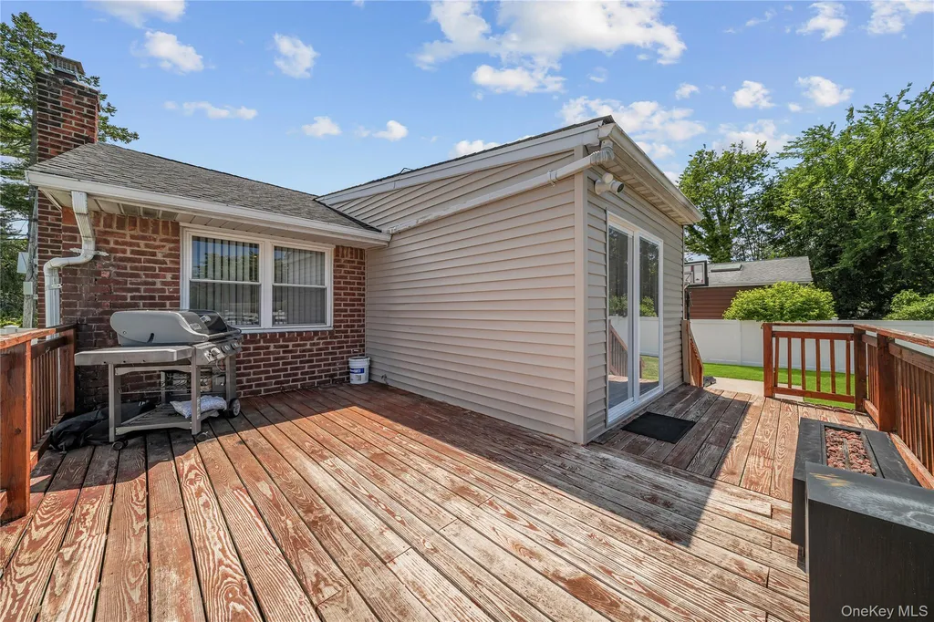 16 Cumberland Road Jericho NY 11753