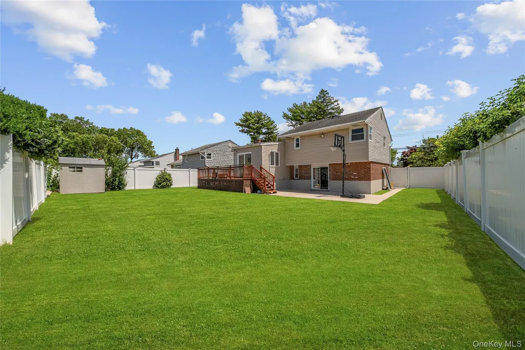 16 Cumberland Road Jericho NY 11753