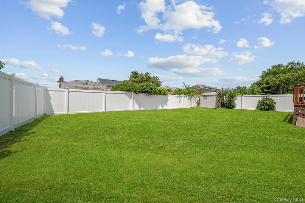 16 Cumberland Road Jericho NY 11753