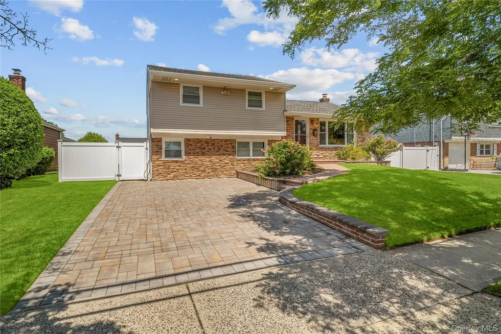16 Cumberland Road Jericho NY 11753