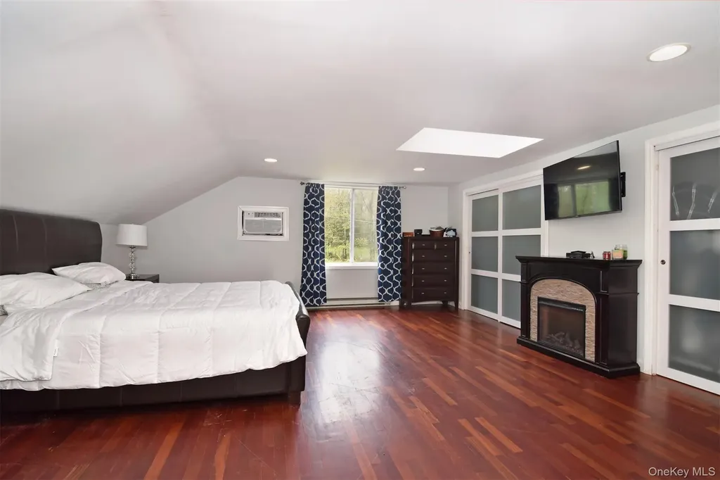 16 Oskar Drive Mahopac NY 10541