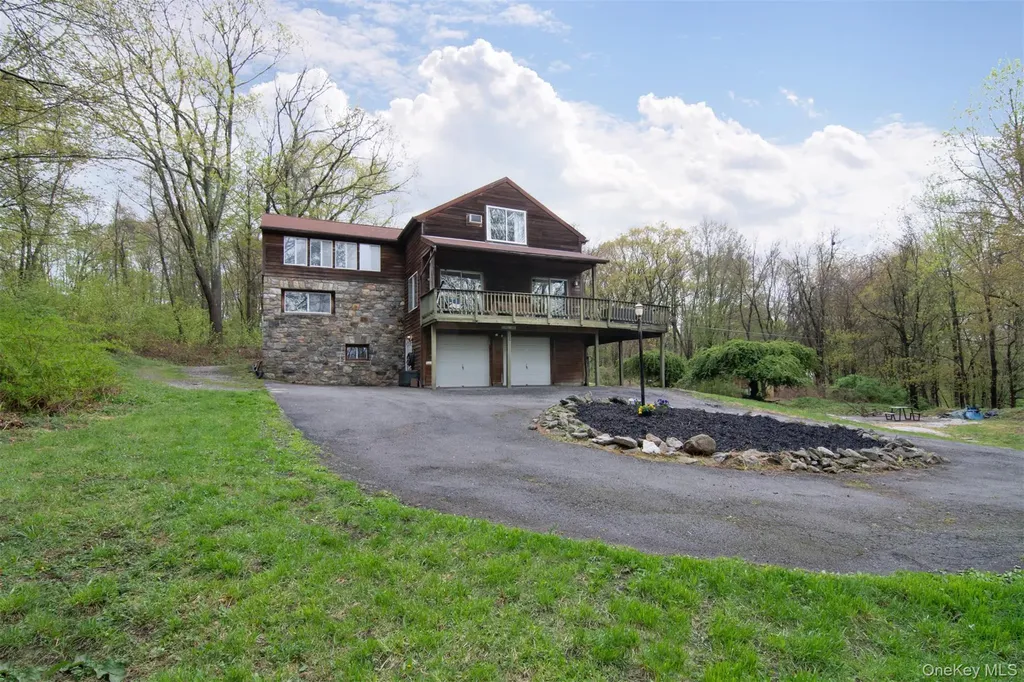 16 Oskar Drive Mahopac NY 10541