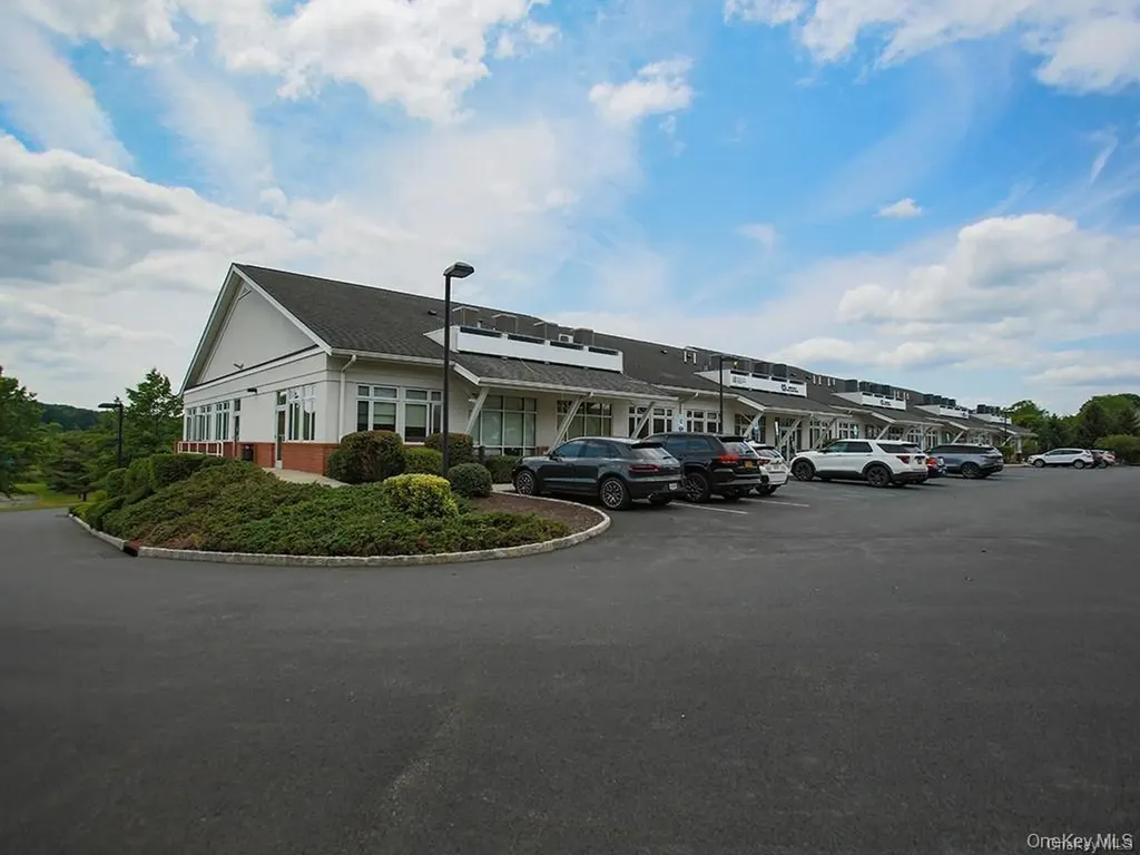 30 Hatfield Lane Goshen NY 10924