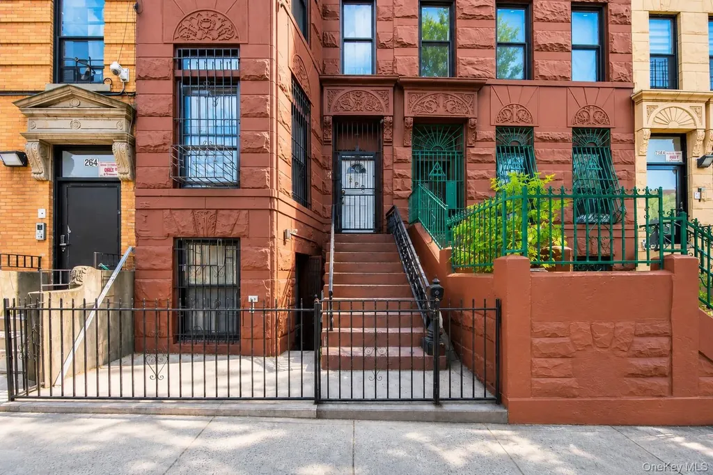 262 Vernon Avenue Brooklyn NY 11206