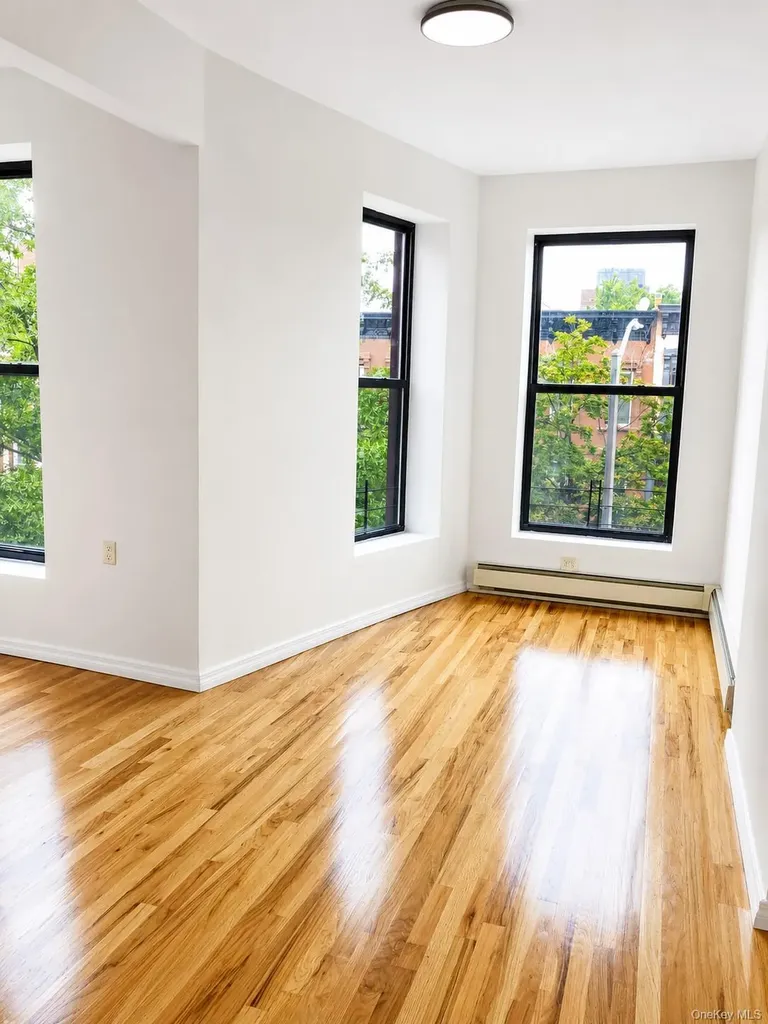 262 Vernon Avenue Brooklyn NY 11206