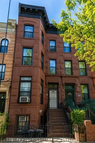 262 Vernon Avenue Brooklyn NY 11206