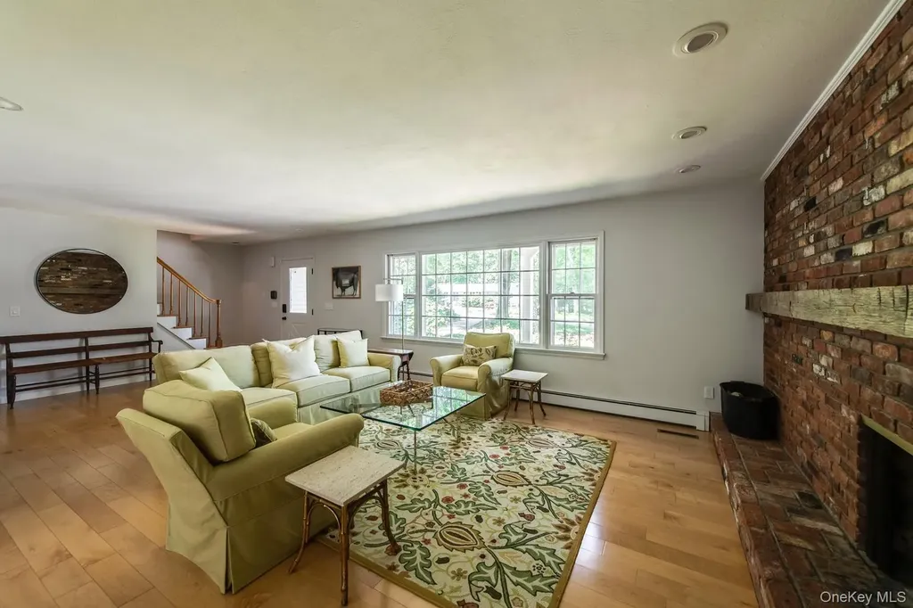 44 Pleasant Ridge Drive Poughkeepsie NY 12603