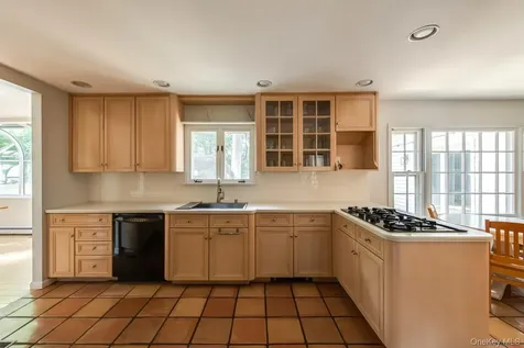 44 Pleasant Ridge Drive Poughkeepsie NY 12603