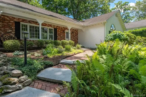 44 Pleasant Ridge Drive Poughkeepsie NY 12603