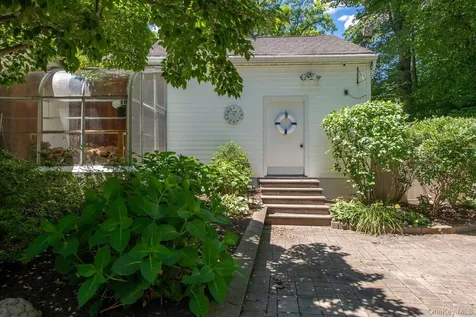 44 Pleasant Ridge Drive Poughkeepsie NY 12603