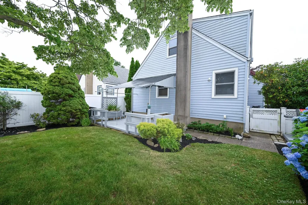 360 Grand Avenue West Hempstead NY 11552