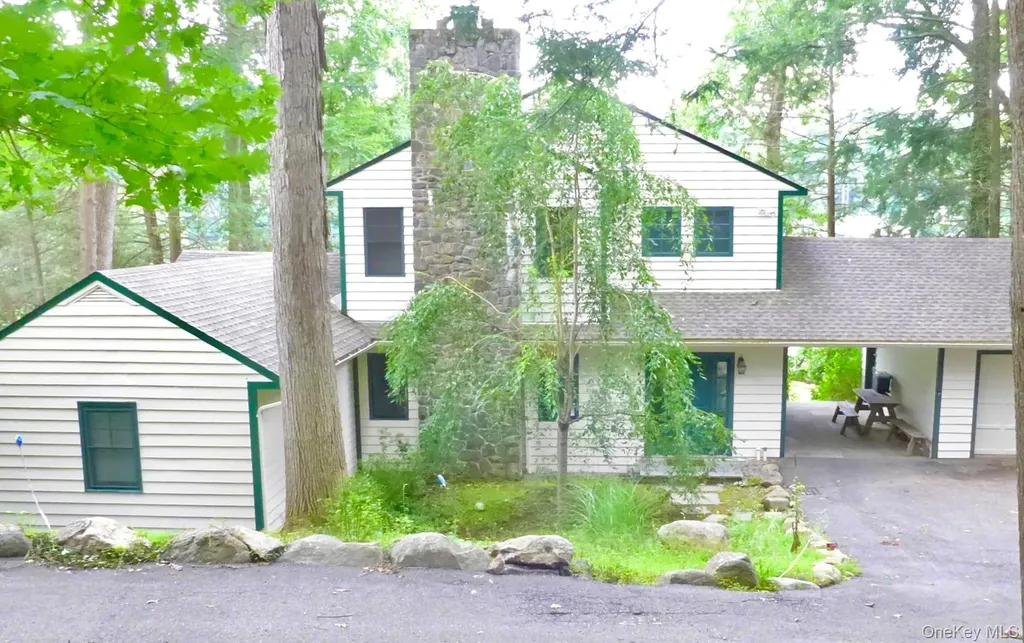 56 Twin Lakes Road South Salem NY 10590