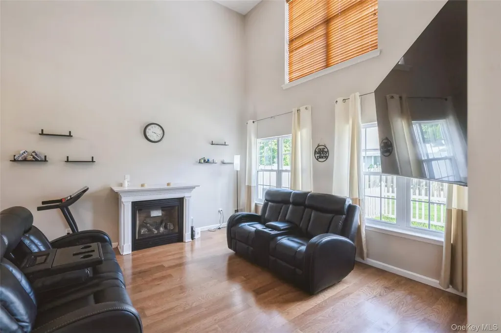 8 Jennifer Lane Middle Island NY 11953