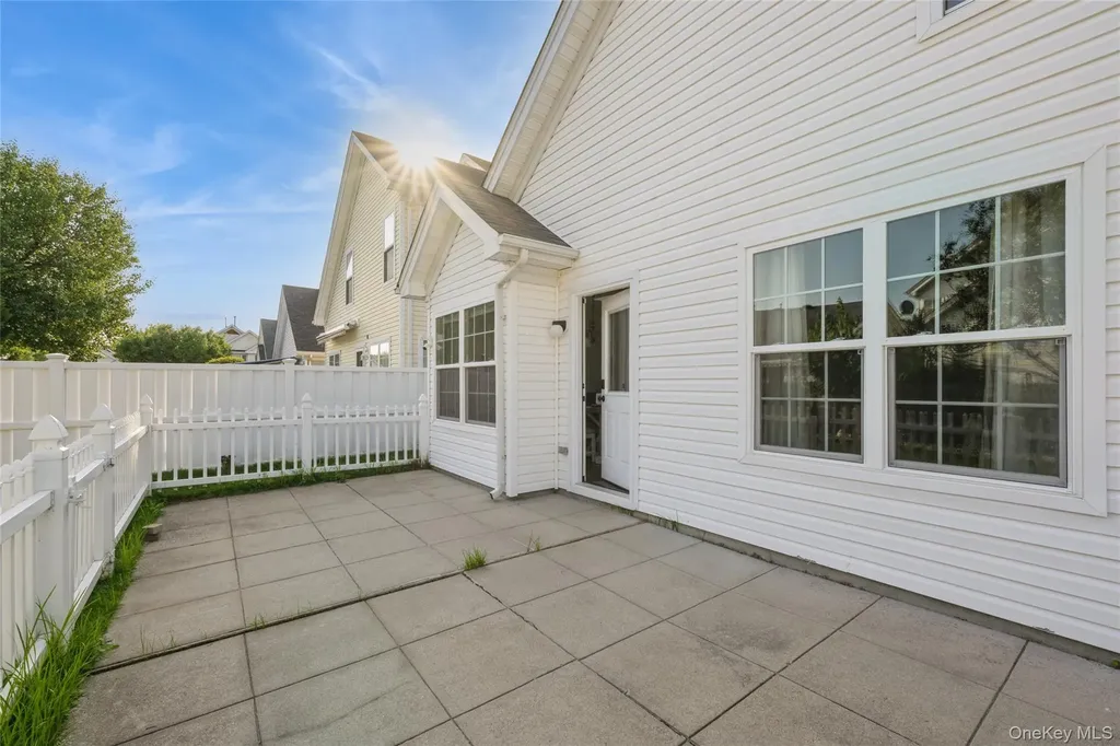 8 Jennifer Lane Middle Island NY 11953