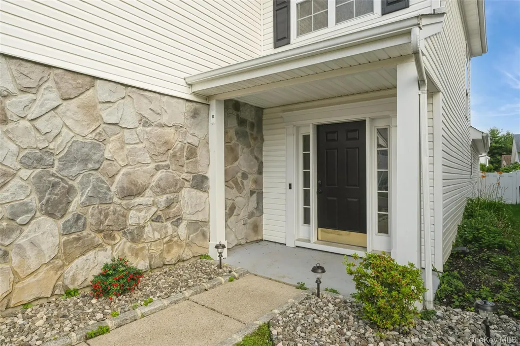 8 Jennifer Lane Middle Island NY 11953