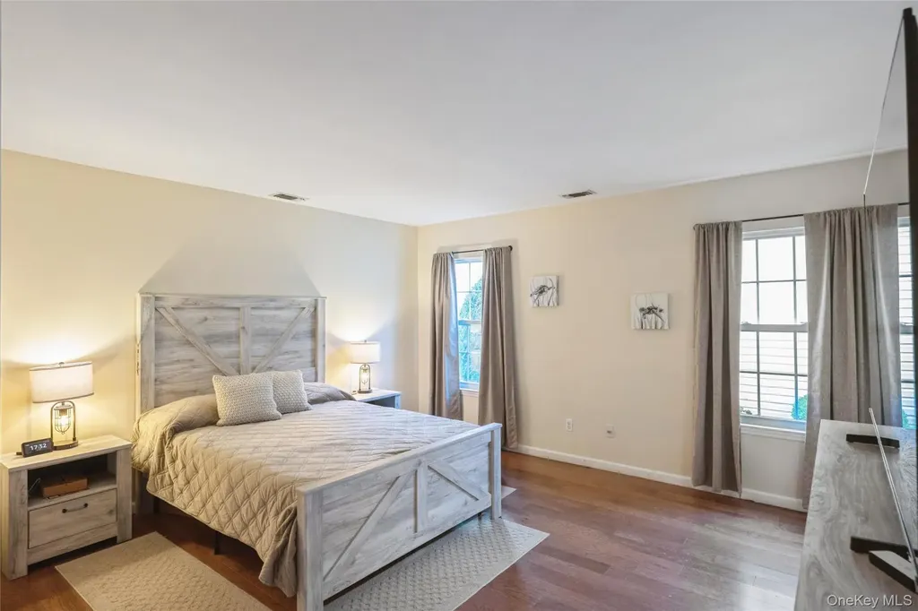 8 Jennifer Lane Middle Island NY 11953