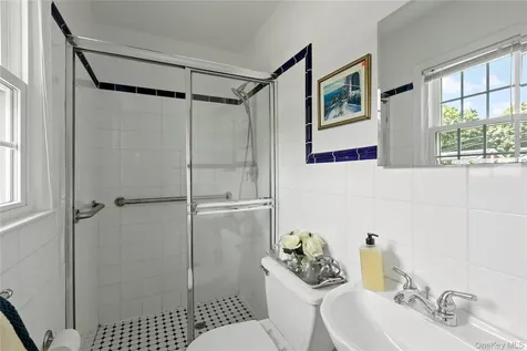 8 Mckenna Place Mamaroneck NY 10543