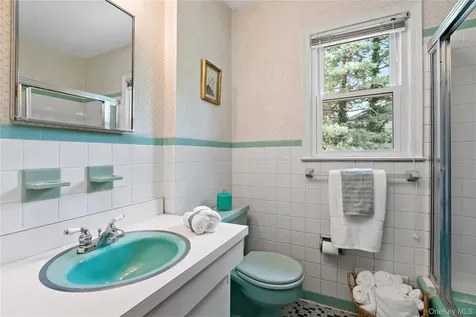 8 Mckenna Place Mamaroneck NY 10543