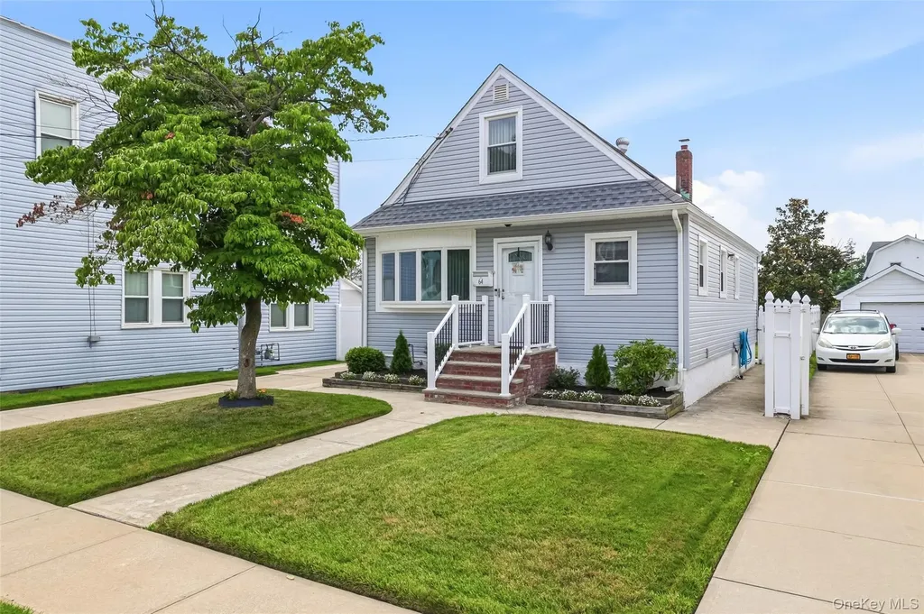 64 Lehrer Avenue Elmont NY 11003