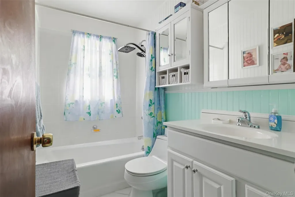 64 Lehrer Avenue Elmont NY 11003